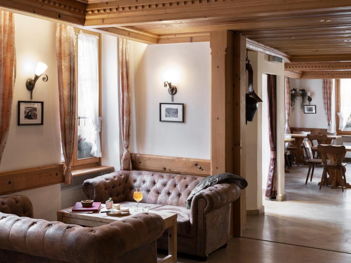 Hotel De Commune Gstaad Exteriör bild